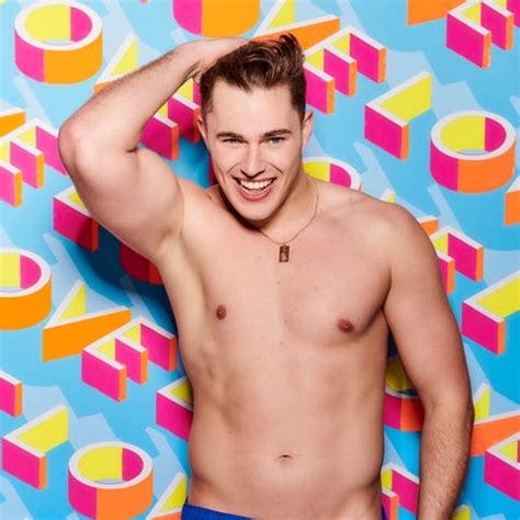 curtis pritchard naked|Love Island 2019: Curtis Pritchard appears naked thanks to